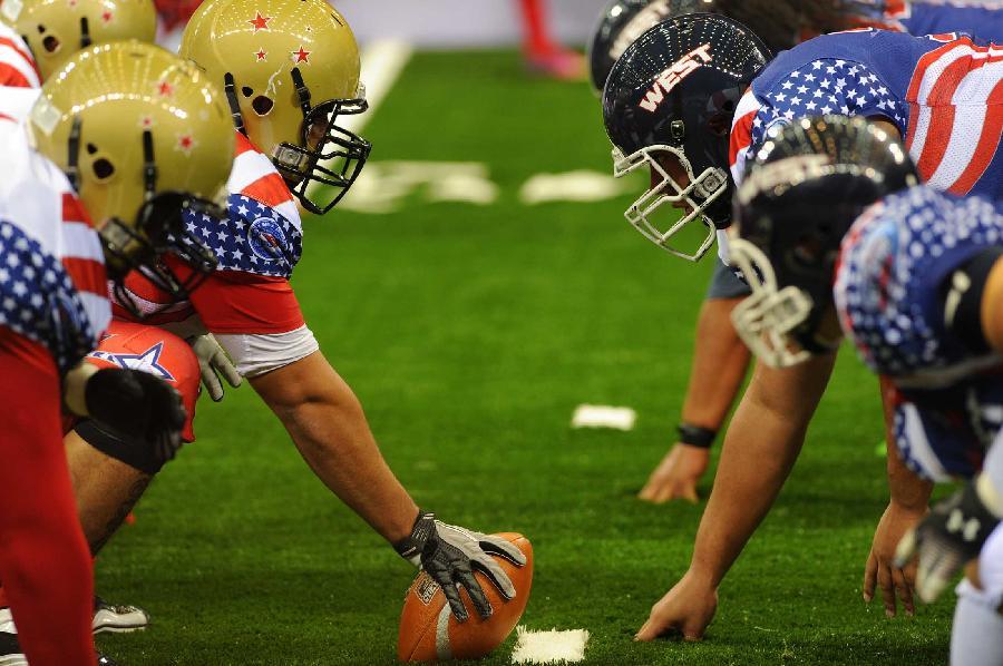 TA分析3-4-3阵型：从链式防守到战术万花筒，攻守易形的现代解法