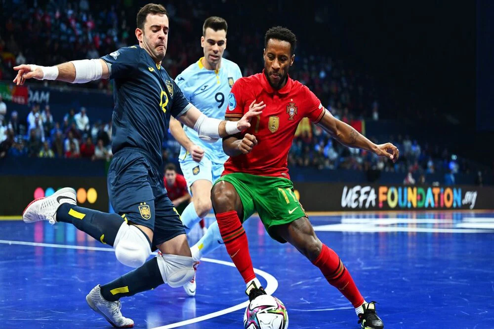 悲喜夜：拜仁造5-0惨案，阿森纳18场不败终结，保级队绝平利物浦